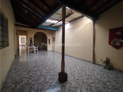 Casa de 4 alcobas en venta en Campo Valdes, Medellín, 320 m² · foto 7 de 17