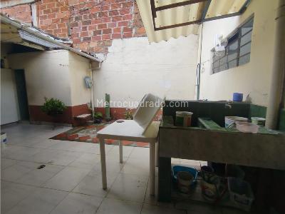 Casa de 4 alcobas en venta en Campo Valdes, Medellín, 320 m² · foto 8 de 17