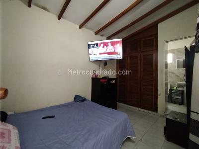 Casa de 3 alcobas en venta en Robledo, Medellín, 84 m² · foto 3 de 20