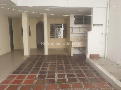 Casa de 4 alcobas en venta en La Almeria, Medellín, 150 m² · foto 2 de 20