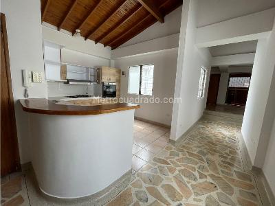 Casa de 4 alcobas en venta en Calasanz, Medellín, 215 m² · foto 10 de 20