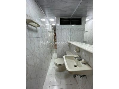 Casa de 4 alcobas en venta en Calasanz, Medellín, 215 m² · foto 16 de 20