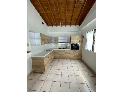 Casa de 4 alcobas en venta en Calasanz, Medellín, 215 m² · foto 19 de 20