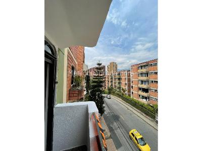 Casa de 4 alcobas en venta en Calasanz, Medellín, 215 m² · foto 2 de 20