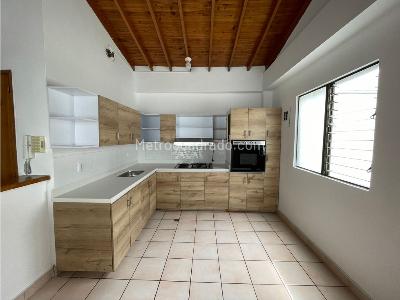 Casa de 4 alcobas en venta en Calasanz, Medellín, 215 m² · foto 8 de 20