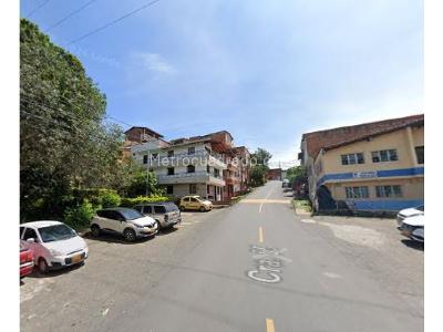 Casa de 5 alcobas en venta en Itagui, Medellín, 121 m² · foto 2 de 20