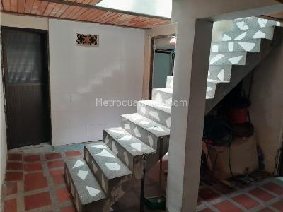 Casa de 5 alcobas en venta en Itagui, Medellín, 121 m² · foto 9 de 20