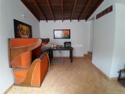 Casa de 5 alcobas en venta en Centro, Medellín, 235 m² · foto 5 de 20