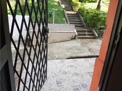 Casa de 3 alcobas en venta en Villa Hermosa, Medellín, 137 m² · foto 2 de 20