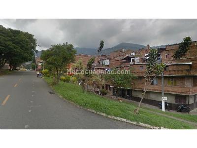 Casa de 3 alcobas en venta en Villa Hermosa, Medellín, 137 m² · foto 3 de 20