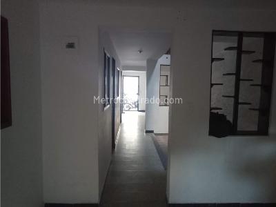 Casa de 3 alcobas en venta en Enciso, Medellín, 91 m² · foto 7 de 14