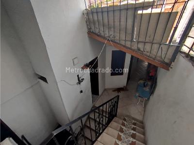 Casa de 5 alcobas en venta en Buenos Aires, Medellín, 216 m² · foto 13 de 20