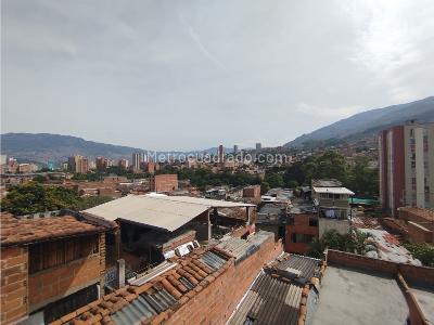 Casa de 5 alcobas en venta en Buenos Aires, Medellín, 216 m² · foto 19 de 20