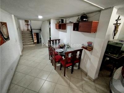 Casa de 5 alcobas en venta en Buenos Aires, Medellín, 216 m² · foto 7 de 20