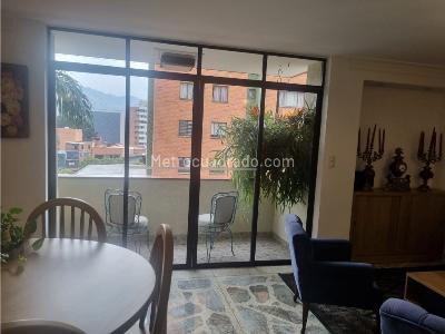 Apartamento de 2 alcobas en venta en Laureles, Medellín, 101 m² · foto 2 de 20