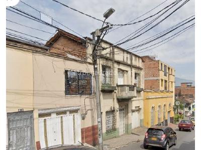 Casa de 5 alcobas en venta en Centro, Medellín, 512 m² · foto 3 de 4