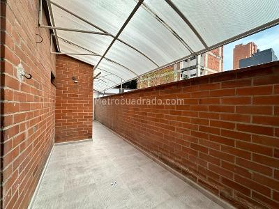 Apartamento de 3 alcobas en venta en Conquistadores, Medellín, 121 m² · foto 3 de 10