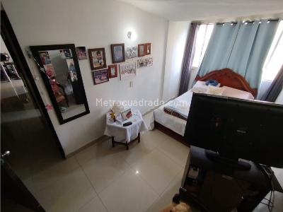 Apartamento de 3 alcobas en venta en Calasania, Medellín, 50 m² · foto 12 de 20