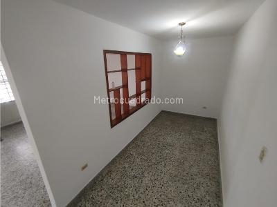 Casa de 4 alcobas en venta en Boston, Medellín, 208 m² · foto 10 de 20