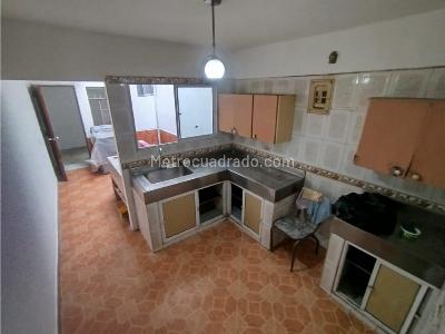 Casa de 4 alcobas en venta en Boston, Medellín, 208 m² · foto 14 de 20