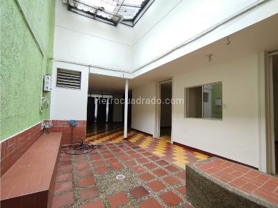 Casa de 5 alcobas en venta en Prado Centro, Medellín, 203 m² · foto 11 de 20