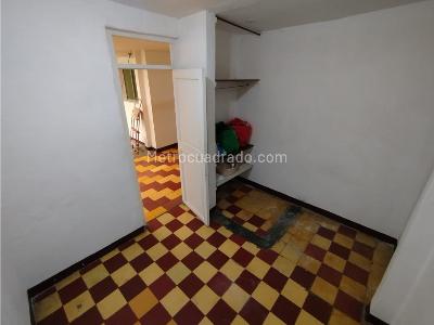 Casa de 5 alcobas en venta en Prado Centro, Medellín, 203 m² · foto 13 de 20