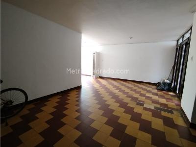 Casa de 5 alcobas en venta en Prado Centro, Medellín, 203 m² · foto 17 de 20