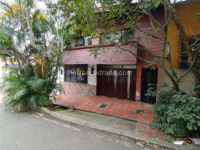 Casa de 5 alcobas en venta en Prado Centro, Medellín, 203 m² · foto 3 de 20