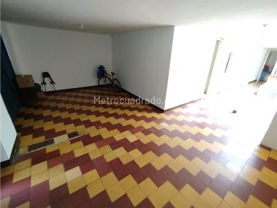 Casa de 5 alcobas en venta en Prado Centro, Medellín, 203 m² · foto 5 de 20