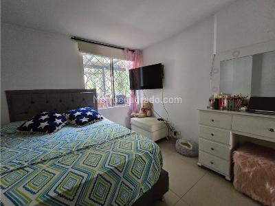 Apartamento de 3 alcobas en venta en Los Colores, Medellín, 125 m² · foto 9 de 19