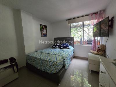 Apartamento de 3 alcobas en venta en Los Colores, Medellín, 125 m² · foto 11 de 19