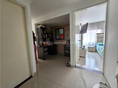 Apartamento de 3 alcobas en venta en Los Colores, Medellín, 125 m² · foto 12 de 19