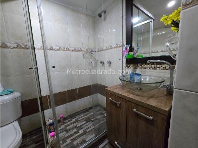 Apartamento de 3 alcobas en venta en Los Colores, Medellín, 125 m² · foto 13 de 19