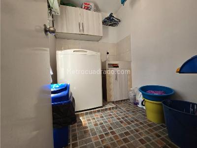 Apartamento de 3 alcobas en venta en Los Colores, Medellín, 125 m² · foto 14 de 19
