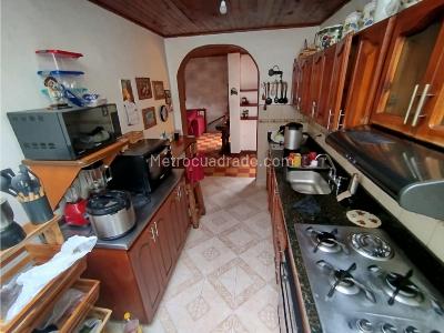 Casa de 5 alcobas en venta en Boston, Medellín, 140 m² · foto 14 de 20