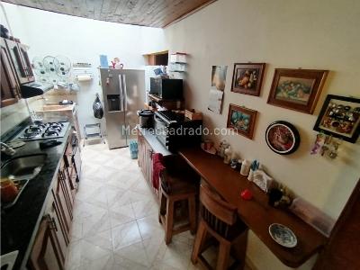 Casa de 5 alcobas en venta en Boston, Medellín, 140 m² · foto 15 de 20