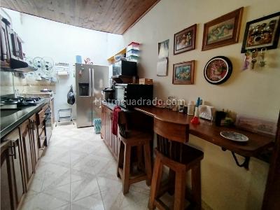 Casa de 5 alcobas en venta en Boston, Medellín, 140 m² · foto 16 de 20