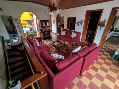 Casa de 5 alcobas en venta en Boston, Medellín, 140 m² · foto 4 de 20