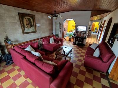 Casa de 5 alcobas en venta en Boston, Medellín, 140 m² · foto 7 de 20
