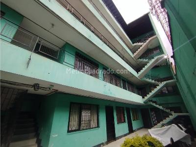 Apartamento en venta en Bombona 1, Medellín · foto 3 de 20