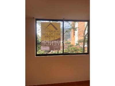 Apartamento en venta en Bombona 1, Medellín · foto 8 de 16