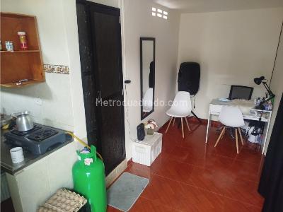 Casa de 5 alcobas en venta en Manrique, Medellín, 483 m² · foto 18 de 20