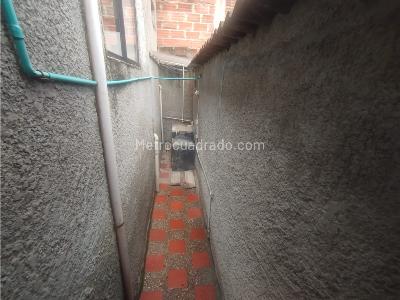 Casa de 5 alcobas en venta en Manrique, Medellín, 483 m² · foto 20 de 20