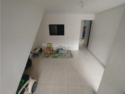 Casa de 5 alcobas en venta en Manrique, Medellín, 483 m² · foto 3 de 20