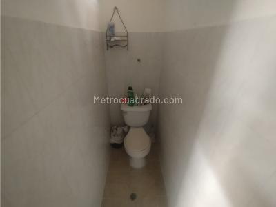Casa de 5 alcobas en venta en Manrique, Medellín, 483 m² · foto 5 de 20