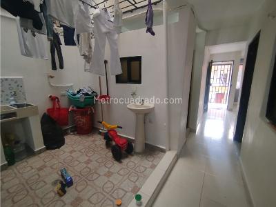 Casa de 5 alcobas en venta en Manrique, Medellín, 483 m² · foto 6 de 20