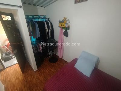 Casa de 5 alcobas en venta en Manrique, Medellín, 483 m² · foto 8 de 20