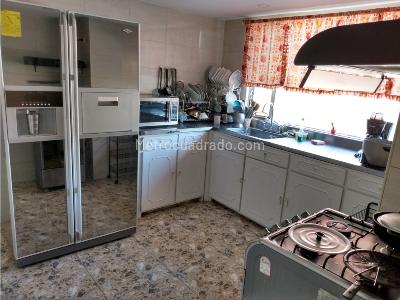 Apartamento de 5 alcobas en venta en Bombona 1, Medellín, 162 m² · foto 10 de 20