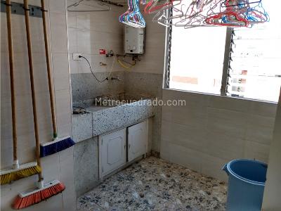 Apartamento de 5 alcobas en venta en Bombona 1, Medellín, 162 m² · foto 11 de 20