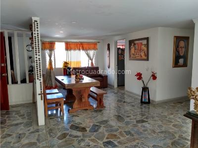 Apartamento de 5 alcobas en venta en Bombona 1, Medellín, 162 m² · foto 3 de 20